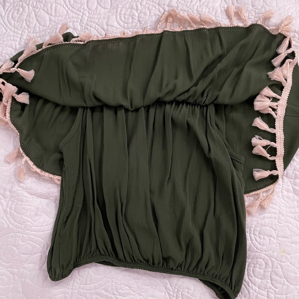 Off the Shoulder Top - Picture 2 of 4
